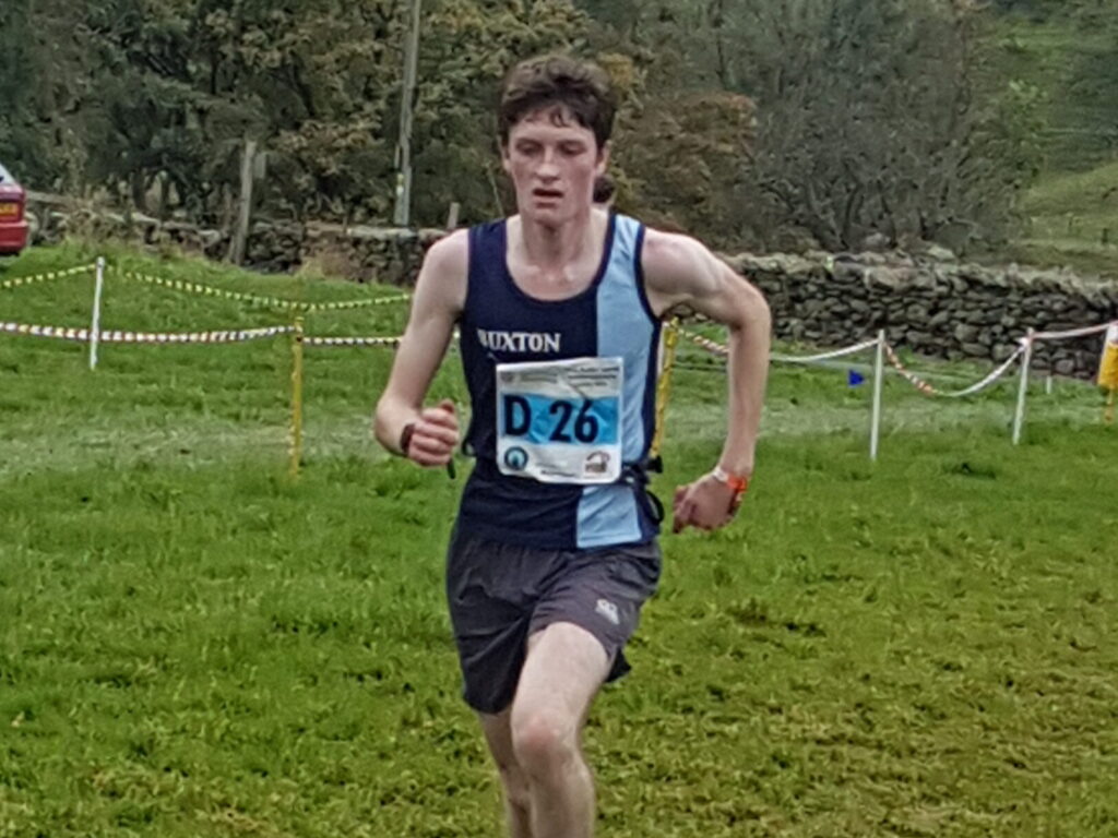 Will Longden approaching the finish line – men Leg 4 | Buxton Athletic Club